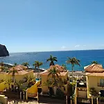 Holiday home Brisa Serena - Oceanfront & Jacuzzi