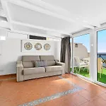 Holiday home Brisa Serena - Oceanfront & Jacuzzi *